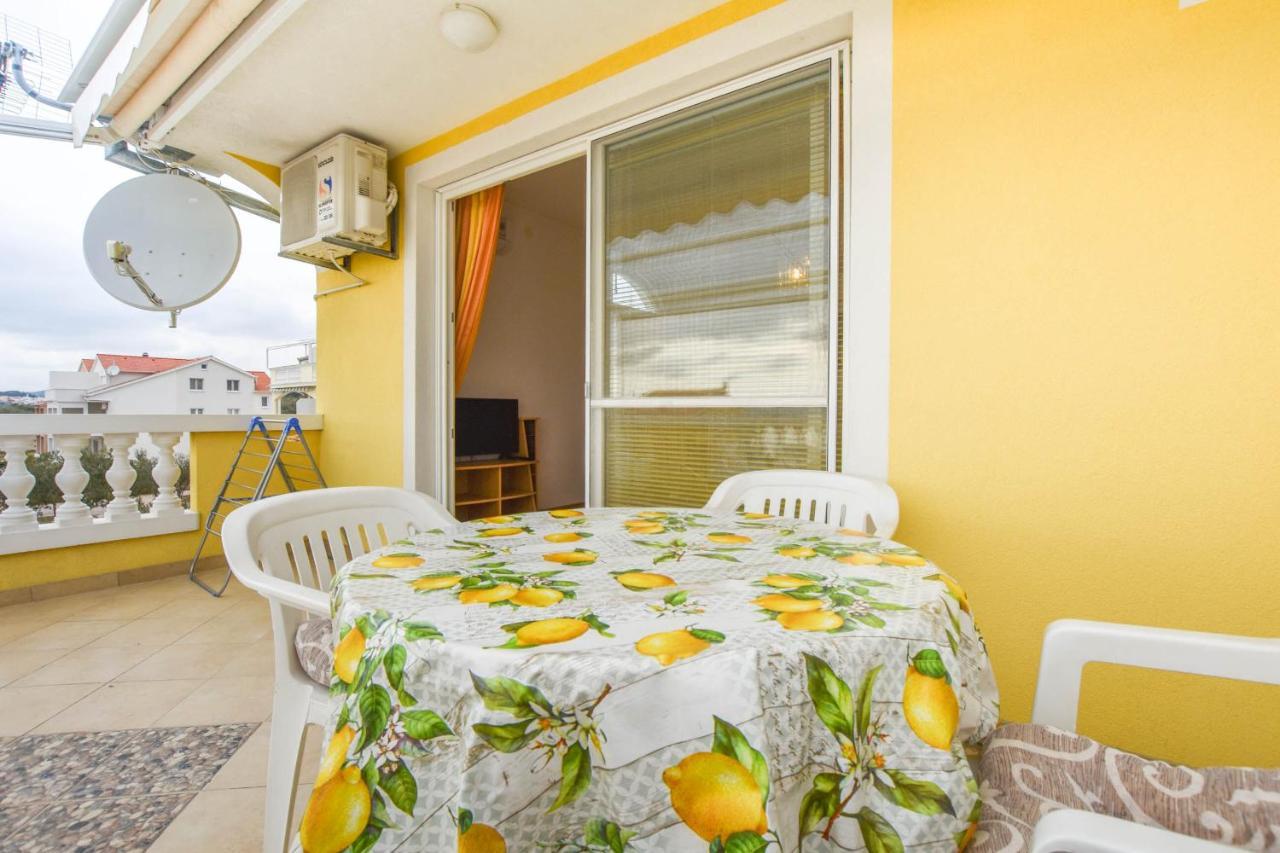 Apartments Dandelion Biograd Na Moru Exterior foto